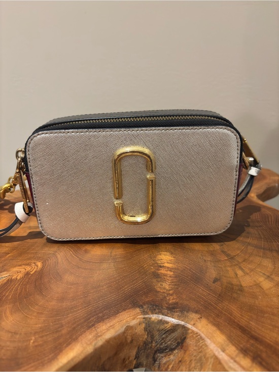 Marc Jacobs Handbags - Marc Jacobs Snapshot Metallic Gold Colorblock Crossbody Bag